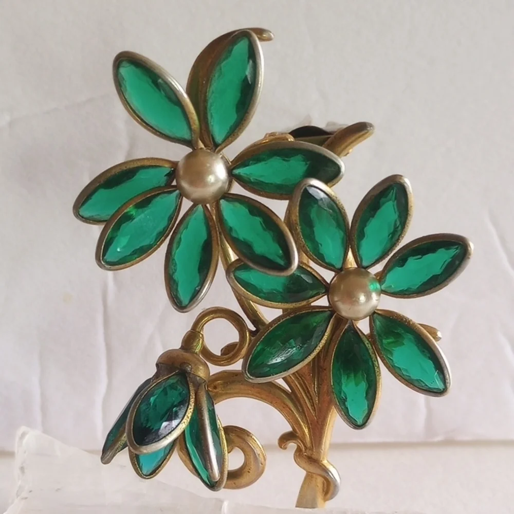 ELEGANT FACETED GREEN GLASS HAIR CLIP FLOWERS DESIGN